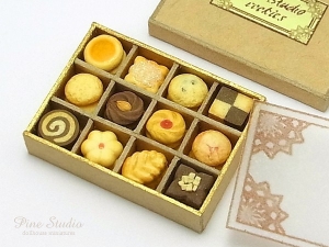 クッキーの詰め合わせ